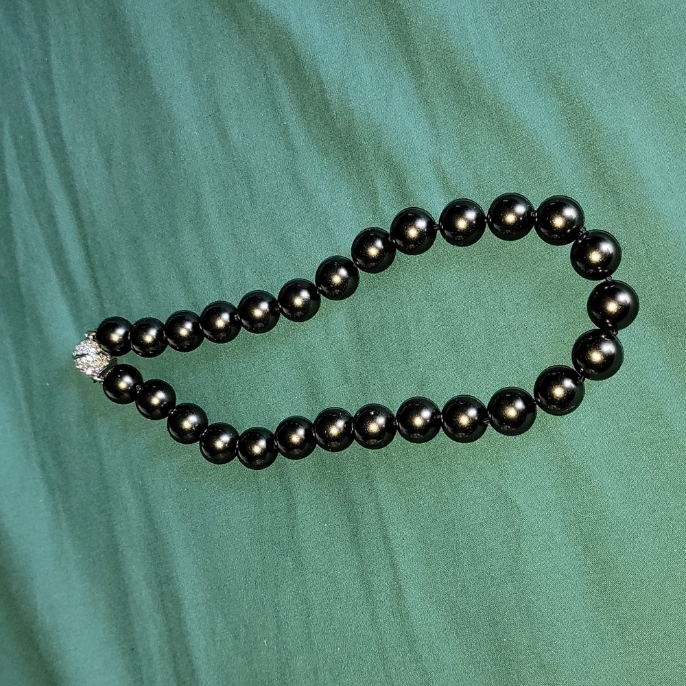 KENNETH JAY LANE PEARL NECKLACE